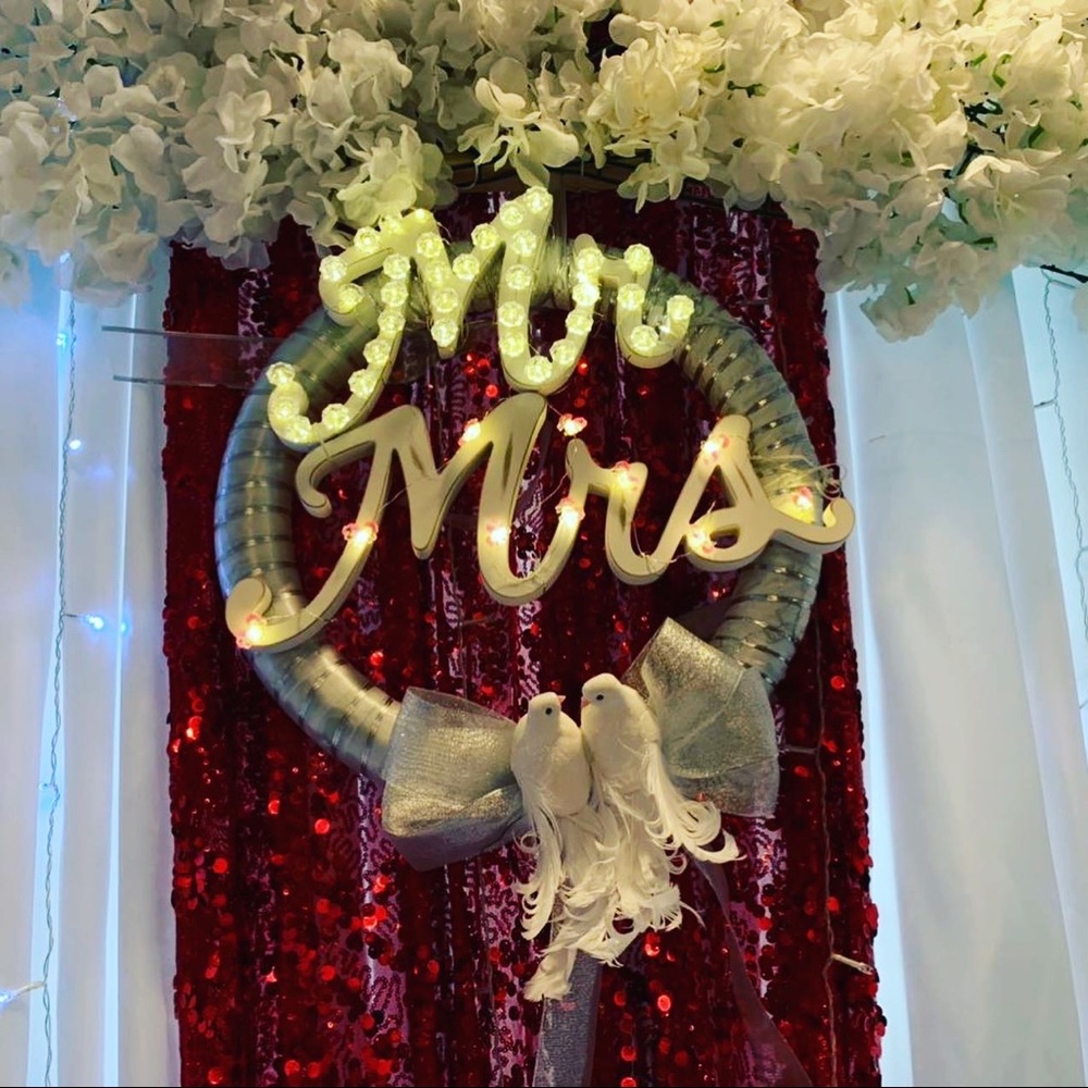 Mr & Mrs Stand